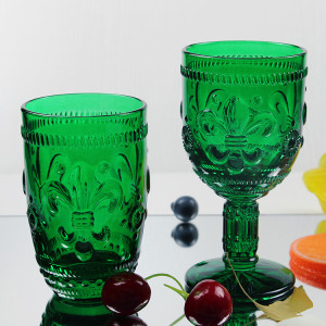 Manufacturers Customized Christmas Red Wine Glass Goblet Glasses Juice Cup Green High-ball Drinking Cups for Wedding Party