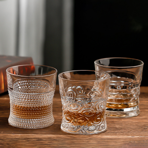 Different Design Whiskey Glasses Cheap Glass Bar Crystal Clear Whisky Glass Cup