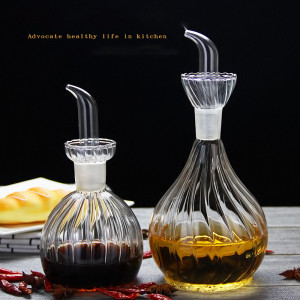 Hot Sale 500ml 900ml Kitchen High Borosilicate Clear Glass Cooking Oil Vinegar Bottle