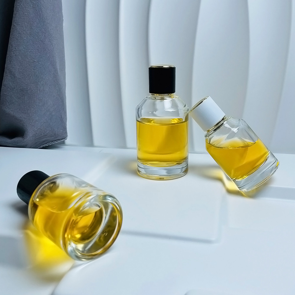 High-Grade Customized 55Ml Round Luxury Transparent Empty Glass Luxury Transparent Perfume Bottle With Wooden Cover
