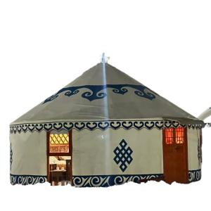 Hot Sale Large Family Luxury Cotton Canvas Tent with Stove Hole Waterproof Glamping Luxury Bell Tent Emporer Bell Tent