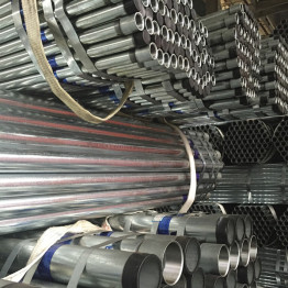 Galvanized Steel Pipes Threaded with Sockets