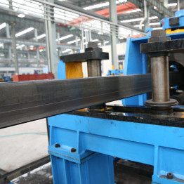 China SS400 Black Welded Square Hollow Section 50x50x2.5 Mm Tube